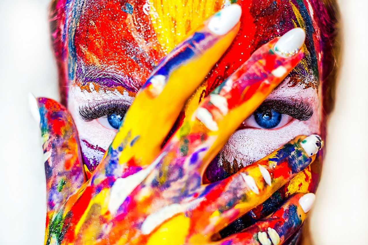 History of Coloured Contact Lenses