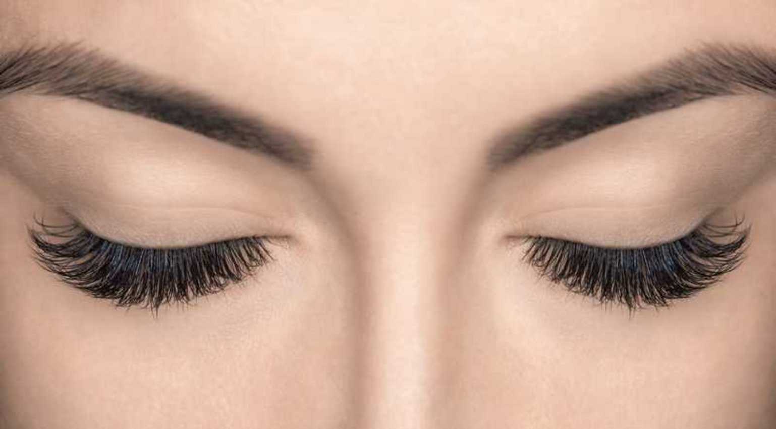 Are Eyelash Extensions Safe? How to use them with contacts?