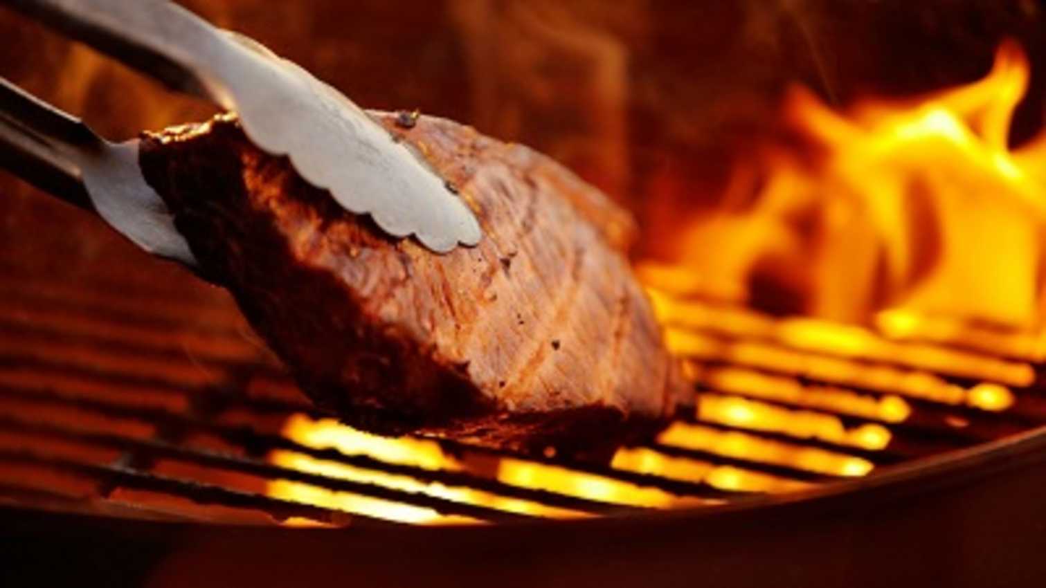 Can barbecues melt contact lenses?