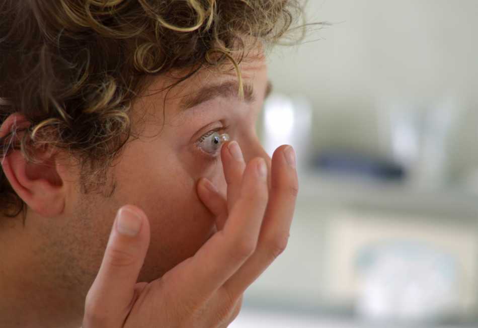 Contact Lenses & Eye Health