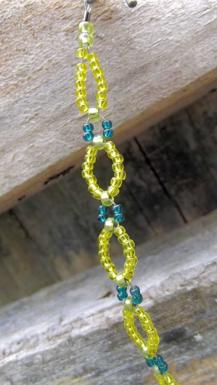 How to make your own glasses chain