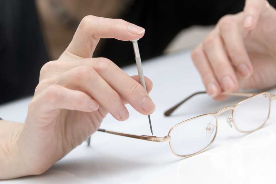 How to Tighten My glasses