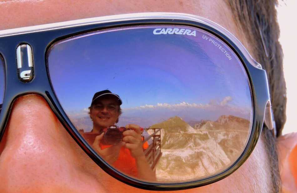 What are Mirrored Sunglasses?