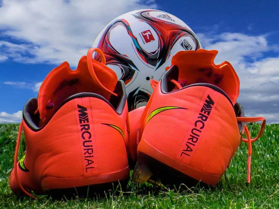 Best Contact Lenses For Sport: Top Daily & Monthly Lenses For Athletes